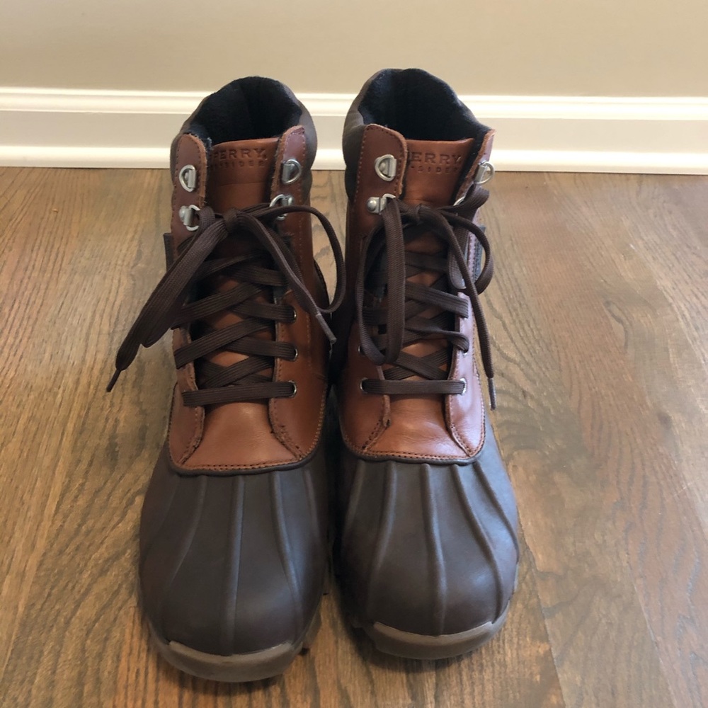 Men’s Sperry tip-sider duck boots. Size 10.